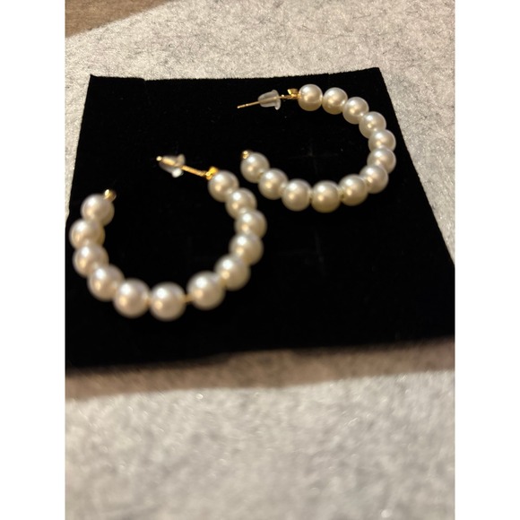 Pearl - Picture 2 of 3